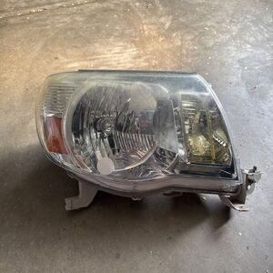 2014-2017 OEM Toyota Tundra 4Runner Tacoma Halogen‎ Headlight Housing Unit Right